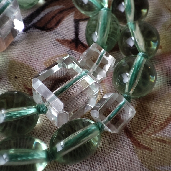 Glass Clear Green Ice Cube Square and Oval  Acrylic Long Bead Necklace Tal… - Picture 8 of 10